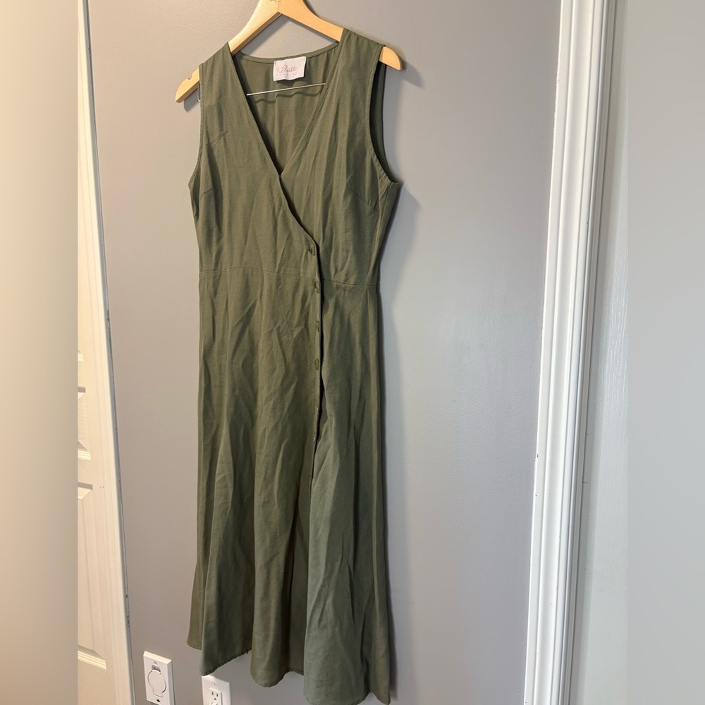 Elegant Olive Green Wrap Midi Dress with Button Detailing size Medium - Picture 6 of 9